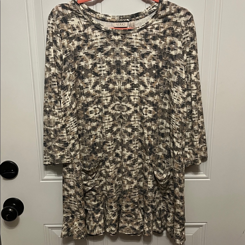 LOGO by Lori Goldstein ruffle hem Top NWOT - Picture 8 of 8